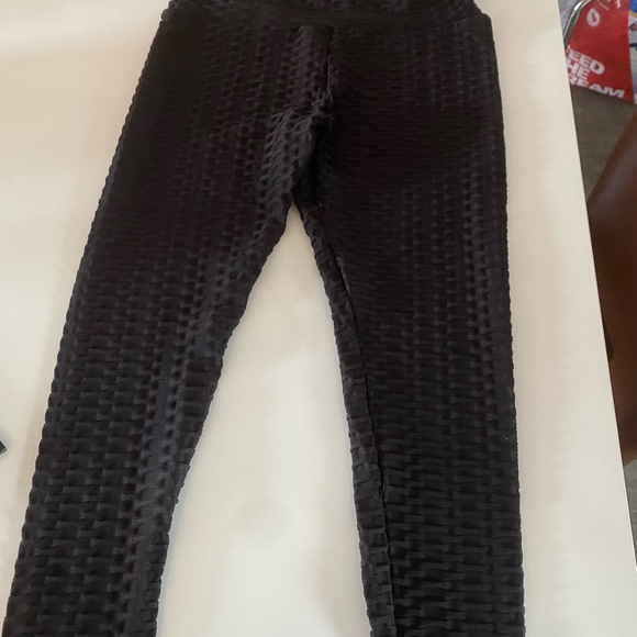 Size L/XL black TikTok leggings - Picture 2 of 2